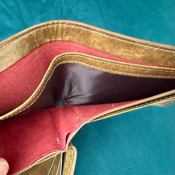 Attack on Titan Anime Bifold Wallet - Picture 7 of 7